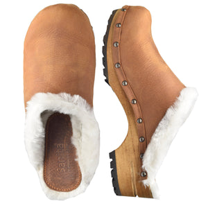 Hese Women&#39;s Wood Clog in Chestnut