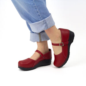 Sanita Clare Women&#39;s Clog in Red Closed Back Clog