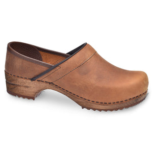 Sanita Julie Women&#39;s Wood Clog in Chestnut Closed Back Clog