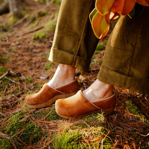 Sanita Pro. Oiled Leather Women&#39;s Clog in Cognac Closed Back Clog