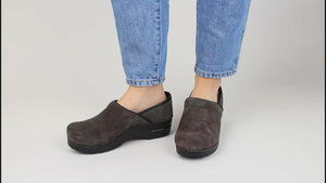 Sanita Nina Women&#39;s in Steel - Avail Fall &#39;22 Closed Back Clog