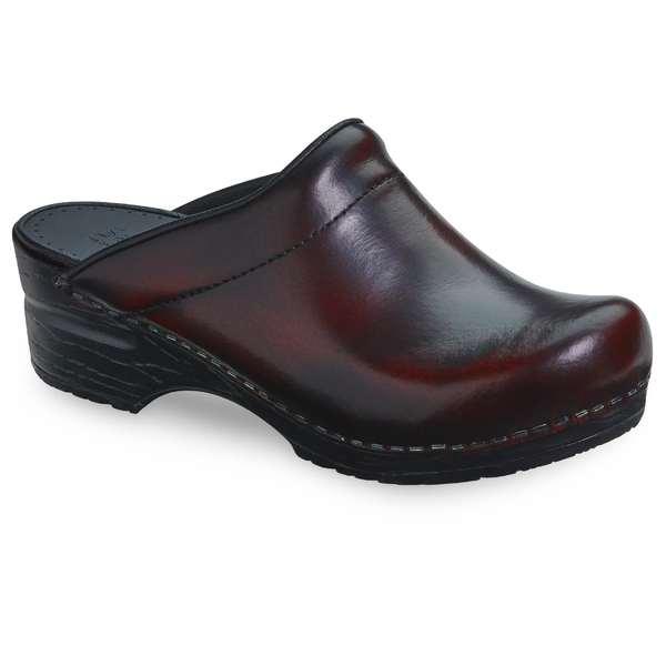 Sonja Cabrio Women s Clog in Bordeaux Sanita